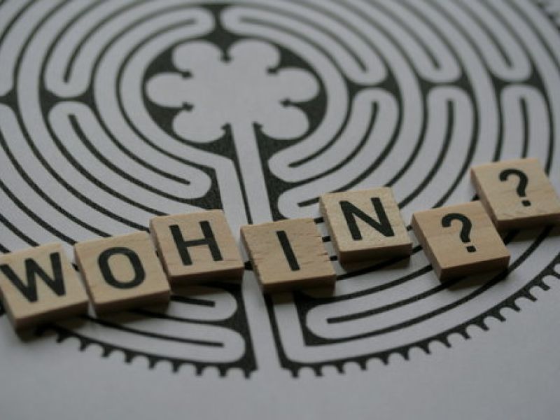 Systemisches Aufstellen? Familienaufstellung online? Im kostenlosen Erstgespräch erläutere ich Ihnen, was das ist und wohin es führen soll.